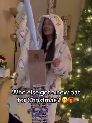 Tis the season of new bats under the tree!! 🎄🎁👻 #softball #easton #teameaston #eastonbat #hypefire #eastonghost #softballlife #softballtiktoks 