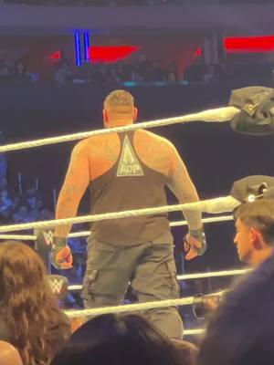 #WWE #wwelive #wweraw #wwesmackdown  #wwemsg #cmpunk #wweholidaytour #msg #nyc #fyp #aop #karionkross #wyatt6 #madisonsquaregarden 