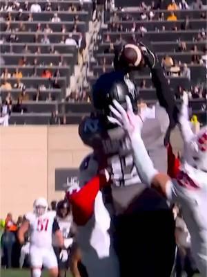 Coming in at No. 5 in our Top 10 moments of the CFB season countdown... ✨ This absolutely unreal catch from Colorado’s Heisman winner Travis Hunter 🦬🔥 #cfbonfox #cfb #cfp #heisman #colorado #travishunter 