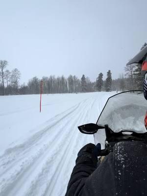 Esta es tu señal para que vayas a una ruta de motos en la nieve ❄️😮‍💨🤍 #fun #snow #snowmobile #snowski #skisnowboard #ruta #montana #idaho 