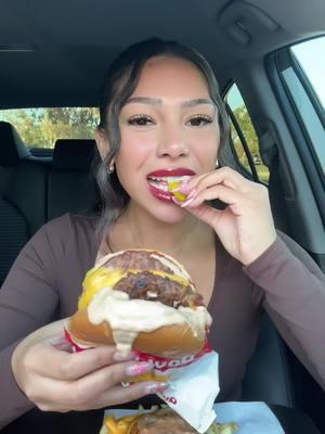 IN N OUT❤️🍔NOT THE ONION PULL😭 THIS WAS ALL SO BOMB!!😋 I HAVE YOUTUBE VIDEO ON THIS LINK IN MY BIO😊PLS SUBSCRIBE!!❤️#innout#inandout#innoutburger#animalstylefries#innouthacks#flyingdutchman#bigbites#mukbang#mukbangeatingshow#mukbangasmr#asmr#asmreating#asmrvideo#eatingshow#eatingsounds#eatingvideo#foodvideo#foodasmr#eatingasmr  