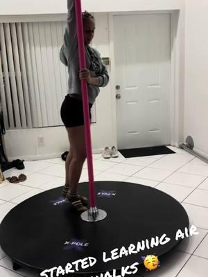 lets get into air walks 🥳 #fyp #trending #explore #poleart #poledance #polework #poletok #bridgepoledance #beginnerpole #poleclass #polecombo #airwalk #airwalks #poling #foryou  instructor: @Charne' ✨