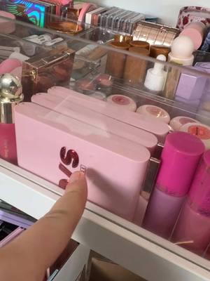 Decluttering my entire beauty shed! #declutteringmymakeup #decluttering #expiredmakeup 