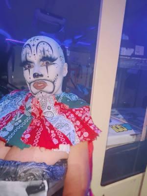 @lorettavampz in an ice cream truck #psycoclown #psyco #clownmakeup #makeup #cholo #fyp #cholajoker #cholaclownmakeup #cholaclown #clown #losangeles #insaneinthemembrain makeup @Jennifer Corona MUA filmed by me