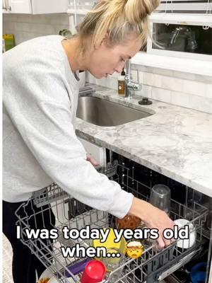 learning something new everyday #todayyearsold #todayilearned #hacks #househacks #cleaninghacks #momlife #KitchenHacks #tips