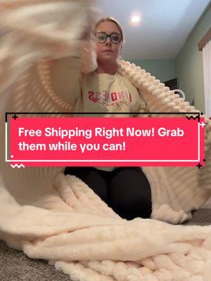 Free Shipping on largest size right now! Grab them while you can!!! #blanketseason #blanketlife #blanket #tiktokshopfinds #fluffyblanket 