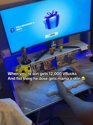 He said it’s my Christmas gift 🎁 and I take itttt @Matthew 😭🤍🤍🤍 #fortnite  #fortniteskins #lovemychild 