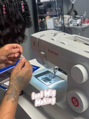 want to get into wig making ? i teach you everything you need to know to start constructing units on a sewing machine. COME SEE ME 🎀  BOOK YOUR 1ON1 WIG MAKING CLASS WITH ME • • follow us @laedollscollection  • • #wigconstruction #wiginstall #groupclass #houstonwigstylist #houstonwigmaker #1on1classes #handsonclass #houstonwigmakingclass #htxwigs #wigmakingclass #wigclasses 