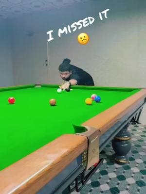 It was so close 🫣🫣🫣🫣 but Missed it ☹️ 🎱 #snooker #us #problemkiller #dontunderreviewmyvideo #creatorsearchinsights #pakistan #foryoupage #tending #viralvideo #enjoy #billards #gujrat 