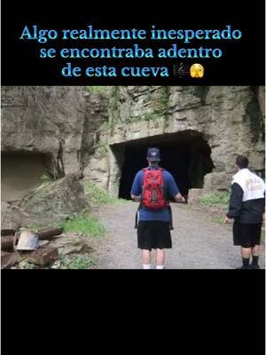 Esto no es una broma esta cueva es realmente gigantesca crd:josh kale y mas de #cuevas #cave #caving #exploring #fyp #misterio #abandoned #viralvideo 