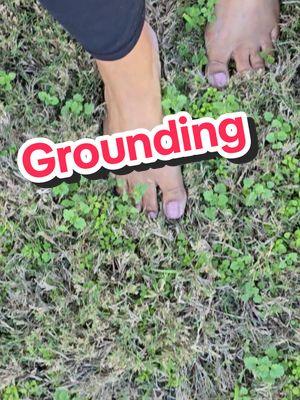 #grounding #silversisters #greysquad #yogoesgrey #greyhairgrowth #Silverton #whitehairdontcare #greyombre #saltnpeppa #growinghair  #yogoesgrey #merch @taguritcreations.com 