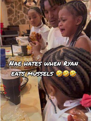 Nae talk so much Sh*t ….. Ryan said she got sum to make her lay downnnnnn 😭😭😭😭🤣 #fyp #momlife #wtf #sendhelp #lmao #cousins #Foodie #ryan #naenae #rylee #seafood #omg 