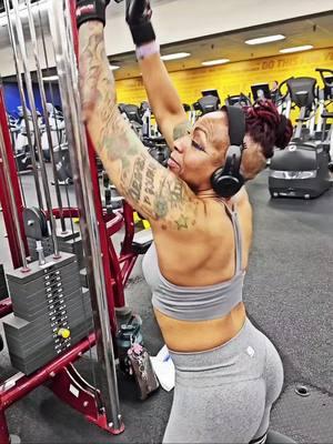 Aye Aye! #gymgal #buff #strongladies #hardworkingwoman #gymtime #flex #musclemommy #fitover50 #fitandtatted  #yolked #gymunicorn #fashionista  #strong #earnednotgiven #workout #strengthtraining #bodybuilding #physique  #thisisnotagame #dressforsuccess  #inkedlife #work #dedicated 