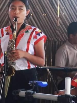 #la#cobra#Esmeralda#la Reyna #del#sax