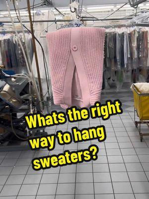 Replying to @safaa ahmed what’s the right way to hang sweaters? #sweater #howto #explained #interesting #drycleaning 