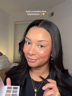 Kylie Cosmetics first impressions 😗✨ #kyliecosmetics #firstimpression #newmakeup #makeupreview #grwm #honestmakeupreview #getreadywithme #makeuproutines 