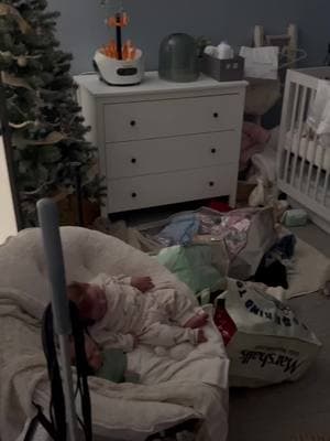 Do your kids go crazy when you allow them to play with your fake babies? Cause mine sure does! #littlunsreborns #fyp #fakebaby #reborndolls #reborndoll #babydoll #nursery #baby #babynursery #babyinspo #fake #notreal #crazy #messy #cleaning #CleanTok #hoarder 