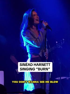 Sinéad Harnett- Burn #fyp #lyrics #singing #rnb #rnbvibes #livepeformance #concert #songtok #music #sineadharnett 