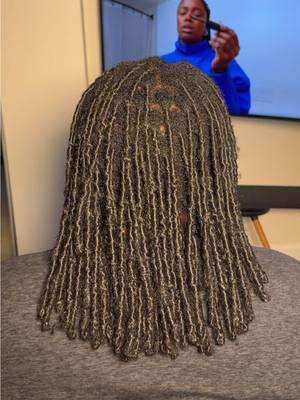 These faux locs were installed in August and received maintenance in December 😍   Proper maintenance, such as regular cleansing and moisturizing, can help extend your style! Touch ups allow my clients to address any frizz or looseness, ensuring the locs look neat and well-maintained for another 1 to 2 months 😍 Be sure to follow me on Instagram @theeyeoftheaquarian #dmvfauxlocs #touchupfauxlocs 