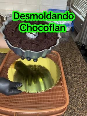 El primer chocoflan salio super facil y el segundo le batalle vean lo q hise por si Les pasa a ustedes #chocoflan #desmoldando #fyp 