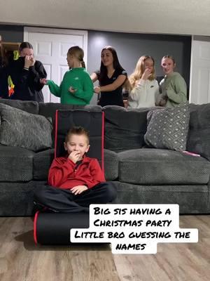 This was actually so fun to watch🤣#christmas#guessinggame#bigsis#littlebro#besties#foryoupagee #viral?videotiktok😇😇 