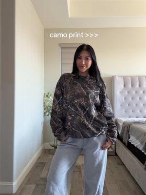 I’m wearing a size small in the long sleeve & pants 🍂🍃 #camo #camopants #camoprint #spotlightfinds 