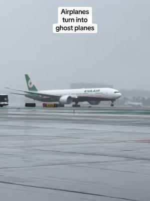 We can get wet but the view from wing condensation and a little drizzle make a plane vanish within seconds. #TakeOff #planespotting #boeing #airport #eva #alaska 