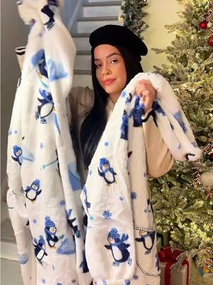 Las amé! ❄️🐧 #hoodieblanket #blanket #manta #cobija #blanketlife #blanketseason #frisa #cobijas #winterblanket #cozy #cozyathome #cozylittlechristmas  * #treasurefinds #ElevateYourHome #TiktokShopHolidayHaul #CozyCountdown  #MadeMyYear  #resetwithbooks   #GiftGuide #TTSDelight #ttsacl #TikTokShopCreatorPicks 	#winterfinds #ShopToysandTots #TikTokShopHolidayHaul #tiktokshopmademebuyit  #fashionlookbook   #tiktokmademebuyit  #tiktokshopfashionlookbook    #NewYearNewAura #fashionlookbook 