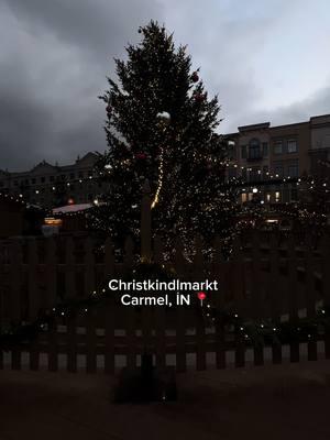 Tis the season ! 🎄🎁❤️ Definitely the spot to go with friends and family !! #chriskindlmarket #carmelindiana #christmas #christmasmarkets 