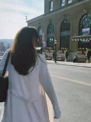 walking into your rehearsal evening, your last night as a Mrs. #historichotelbethlehem #bethlehem #bethlehempa #dewharbor #dewharborbride #bridalbeauty #chicbride #classic 