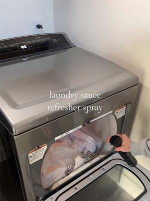 This laundry sauce smells like a luxurious 5 star resort #laundrytok #laundryhack #laundrysauce #fabricfreshner #laundry #laundrydetergent #laundrysaucepods #luxury #fragrancetok #bestsmellinglaundry 