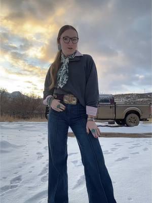 Y’all are LOVING this outfit so here’s all the details! 💖💖 #ranchgirlfriend #westernfashion #westerninfluencer #cowgirlootd #westernoutfit #winterwesternoutfit #westernfashion #westernwear #westernstyle #westernwomen #westernstyleinspo #graceemcreynolds #rafterarrowb #beagoodperson #giveallglorytogod 