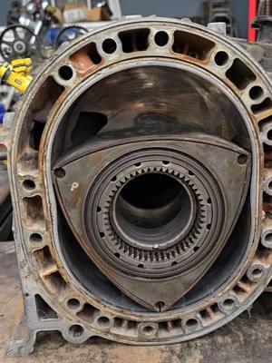 Caveman explain how rotary engine work #caveman #mechanics #wankel #rotary #engine #mazda #13b