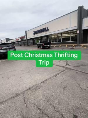 Post Christmas Thrifting Trip 🎄 #thrift #thrifted #thrifting #thriftshop #thriftstore #comethriftingwithme 