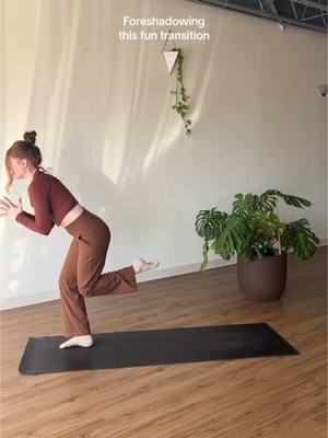 Yoga teachers, try this one in your next class! #yogatok #yogatiktok #yogateachersoftiktok #yogateachertrainer 