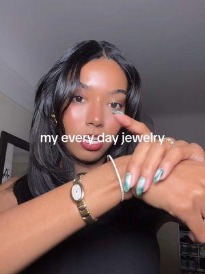 One day your frontal lobe develops and you’re into fine jewelry 😭 it doesn’t hurt when your best friend is a jeweler either. I love all the dainty pieces but I can’t find the urge for chunky rings any longer 😭 #jewelry #jewelrytiktok #engagementring #toietmoi #cartierbaignoire #tennisbracelet #cartier #jewelrystack #eternityband #engagementringinspo #jewelryinspo 