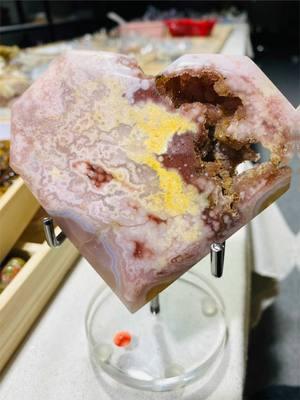 🥰🥰#crystal ##crystallover #volcanoagatesphere #crystalmarket #crystaltiktok #collection #ninetailsfox #carving #pinkagate 