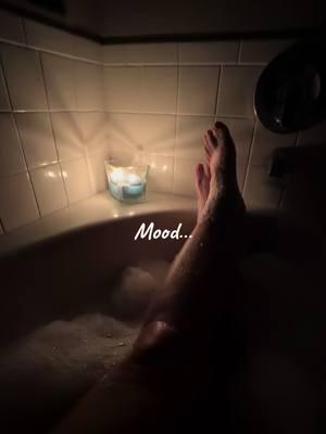 Mood… #thisisme #mood #hot #hotbath #hotsoak #bath #tubtime #metime #foaming #bubbles #bubblebath #unwind #relax #legs #chubbylegs #curvylegs #ah #fridaynight #latenight #candle #bathtok 