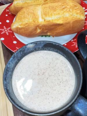 #champurrado #CapCut #findeaño #charlandoycocinando1🇺🇸🇲🇽 #fypシ゚viral #trending #welcometomytiktok #foryou #drinksoftiktok #parati #yummy #EasyRecipe #recetasfaciles #champurrado •Leche entera • 2 barras de chocolate abuelita • 2 palos de canela • 1 piloncillo • 1 1/2 taza de Maseca 2 1/2 tazas de agua 