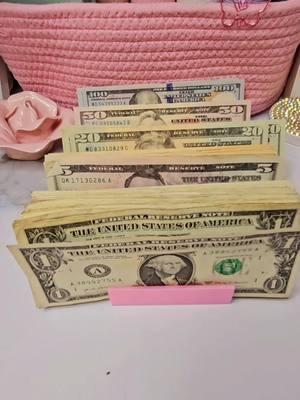 Cash count with me! Today was paid day and time to budget for the week and for my savings challenges. #cashstuffingsystem #budgeting #asmr #cashcounting #cashstuffing #savingschallenge #2025 #2025glowup 