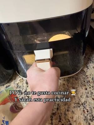 Uno cocina por obligación 🤣. #cook #cooking #harinapan #cocinarencasa #cocinarapida #cooked #corn 