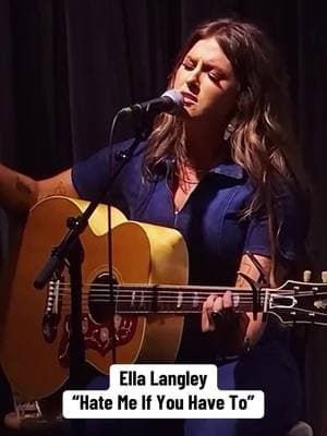 Before recently catapulting into fame, Ella Langley was playing acoustic shows at Eddie’s Attic… #feelgoodmusic #EllaLangley #HateMeIfYouHaveTo #countrymusic #acoustic 