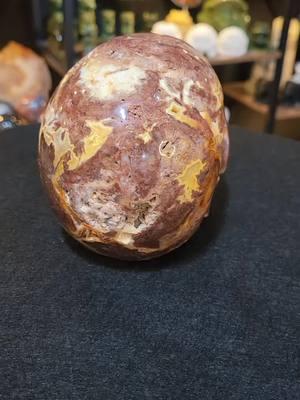 This Mexican Agate Statement Skull would make a stunning addition to any skull lover's collection. It is the perfect combination of colors and striking banding. This skull measures 5 inch and weighs 2 lbs 12 oz and is available for $200. Send a direct message for more details or to claim. #skull #sinfulraven #boutique #mexicanagate #statementpiece #shop #banding 