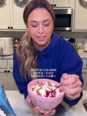 It’s soooo much food and so good 🍓🥨🍨✨ #lowcalorie #dessert #quickdessert #jello #snackbreak #snackideas 