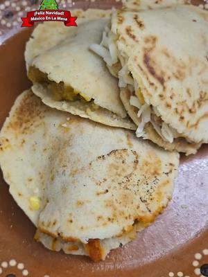 Gorditas De Maíz #mexicoenlamesa #comidacasera #viral #parati #fyp #breakfast #almuerzo #FoodTok #gorditas 