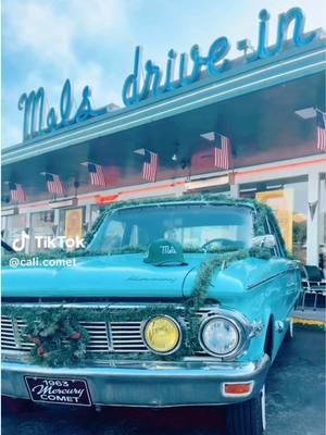 Christmas at Mel’s🎄🍨 #mels #christmas #vintage #holidays #elvis #hollyjollychristmas #hollywood #losangeles #music #cali 