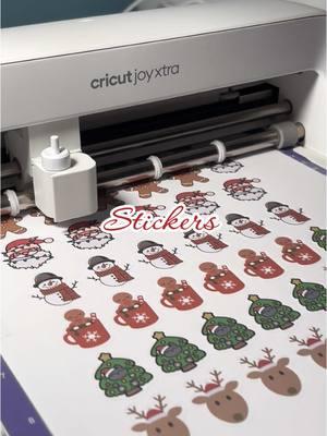 Christmas stickers #cricut #stickers #diystickers #cricutjoyxtra 