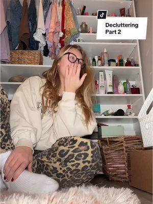 Decluttering my life one day at a time, what should I do next #newyearsgoals #cleanwithme #organizingmycloset #organizingmakeup #prcloset 