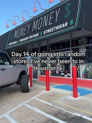 Day 14 of going into random stores I’ve never been to in Houston tx 📍 @Profile Money Money Houston 💰💸💵🤑 #shoestore #houstontx #hypebeast #shoecheck #yeezy #nikedunk #cactusjack #houstontravisscott #astroworldfest #travisscott #selena #hypebeast #houstonhype #houstonraxx #raxx #resaleshop #montrosehouston 