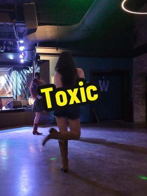 #toxiclinedance  #shellysavestheday #linedance #linedancer #linedancers #linedancersoftiktok #linedancing #pnwlinedancers #pnwlinedancing #linedances #dancerangers #oldgringo #oldgringoboots #oqq #levis @Dance Rangers  Shirt: @OQQfitness  Boots/ @Old Gringo Boots  Shorts: @Levi’s  DC: @briannaastleford  Song: @Chase McDaniel 